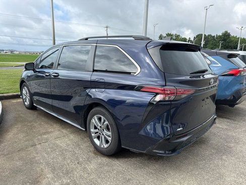 Certified 2021 Toyota Sienna XSE w/ XSE Plus Package AWD/4WD image 6