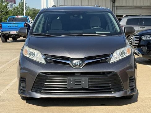 Used 2019 Toyota Sienna LE w/ LE Preferred Package FWD image 7