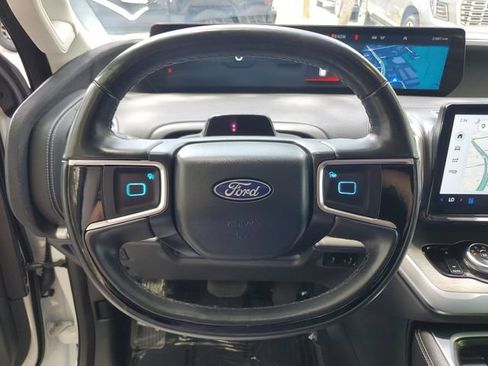 Used 2025 Ford Expedition Max Platinum AWD/4WD image 21