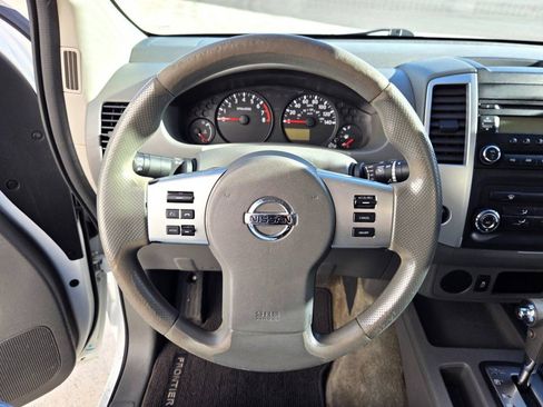 Used 2015 Nissan Frontier S RWD image 17