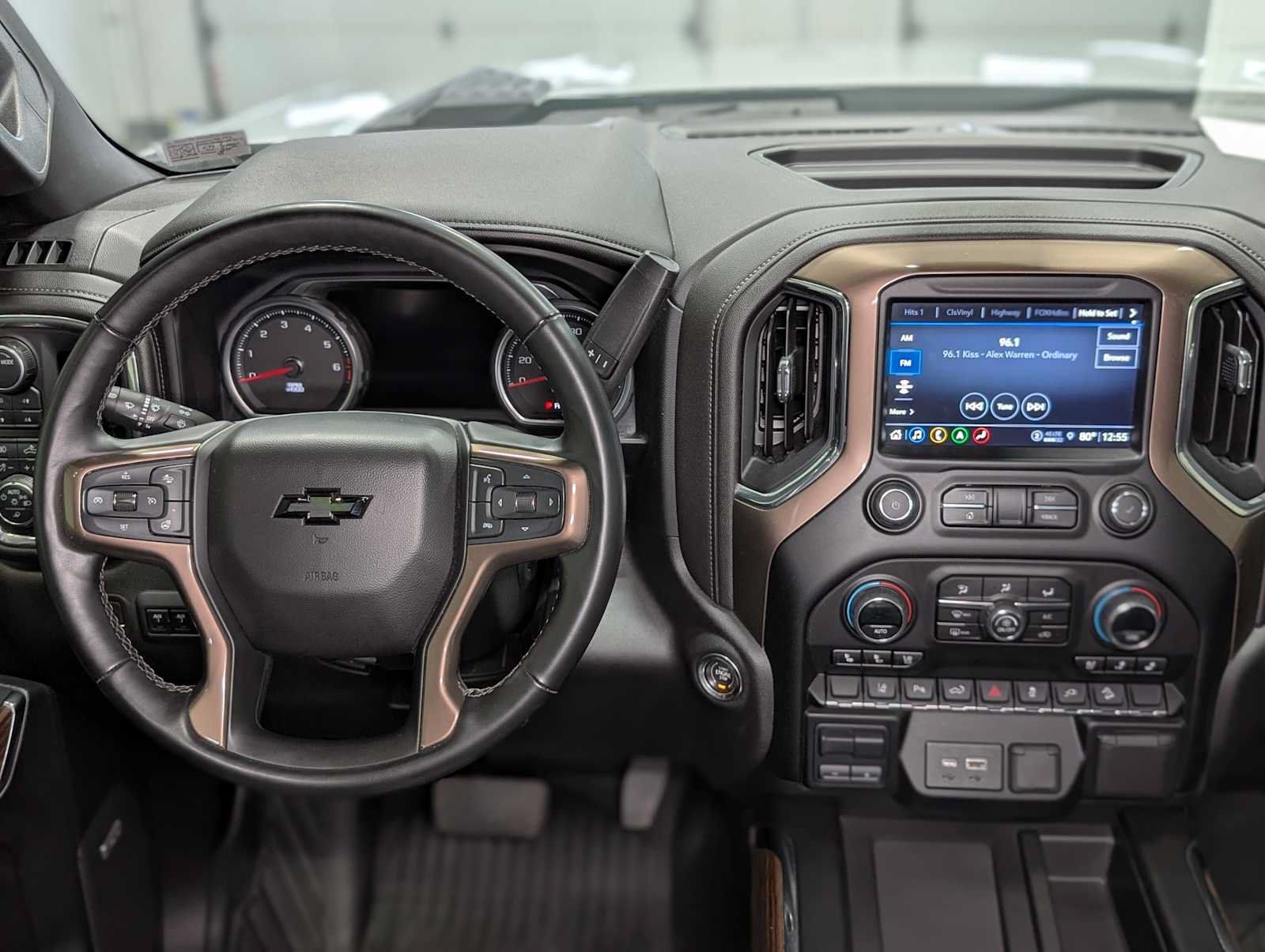 Used 2023 Chevrolet Silverado 3500 High Country w/ Z71 Off-Road Package AWD/4WD image 5