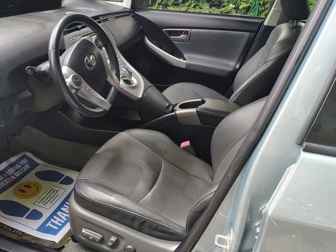 Used 2013 Toyota Prius Four image 7
