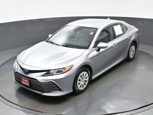 Used 2022 Toyota Camry LE FWD image 37