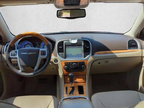 Used 2014 Chrysler 300 C RWD image 16