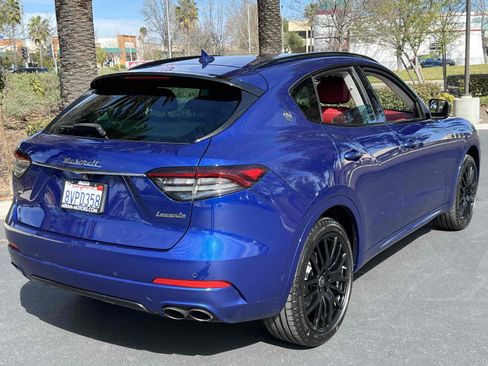 Used 2021 Maserati Levante image 15