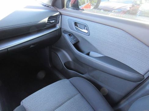 Certified 2023 Nissan Rogue SV image 18