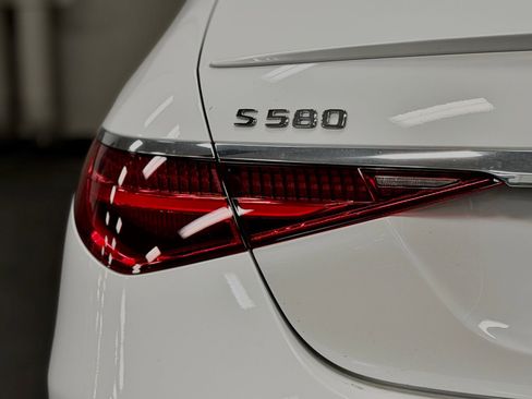 Used 2024 Mercedes-Benz S 580 4MATIC Sedan image 13