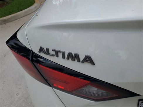Used 2024 Nissan Altima 2.5 SV image 7