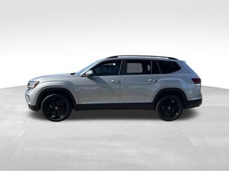 Used 2023 Volkswagen Atlas SE w/ Black Wheel Package FWD video 2