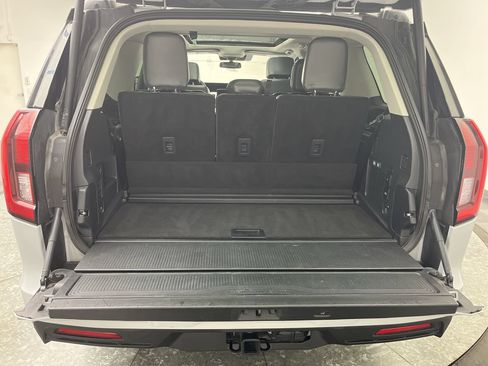 Certified 2025 Ford Expedition Active AWD/4WD image 36