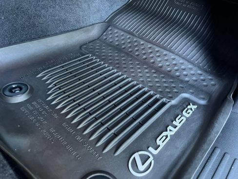 Used 2023 Lexus GX 460 Premium w/ Accessory Package AWD/4WD image 40