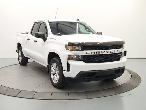 Used 2022 Chevrolet Silverado 1500 Custom AWD/4WD image 3
