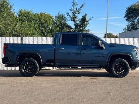 Used 2025 Chevrolet Silverado 2500 LT w/ Trail Boss Package AWD/4WD image 3