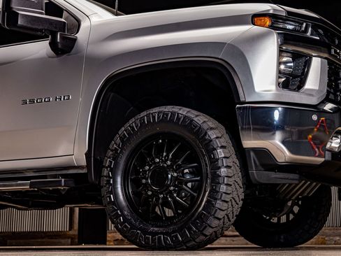 Used 2020 Chevrolet Silverado 3500 LT w/ All Star Edition image 17