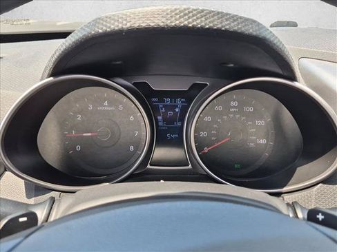 Used 2012 Hyundai Veloster FWD image 10
