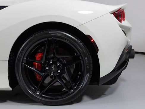 Used 2020 Ferrari F8 Tributo image 14