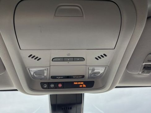 Used 2021 Chevrolet Equinox Premier image 47