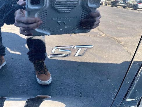 Used 2025 Buick Enclave Sport Touring image 8