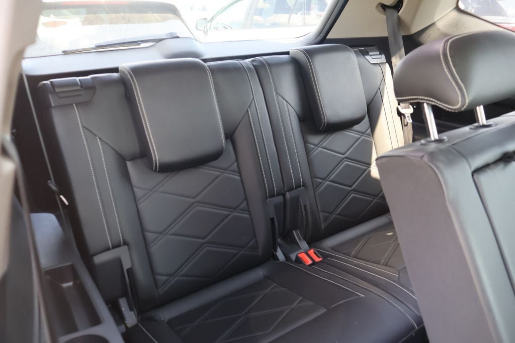 Used 2025 Volkswagen Atlas SE AWD/4WD image 13