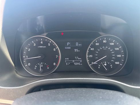 Used 2017 Hyundai Elantra SE image 16