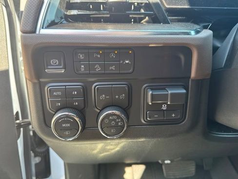 Used 2026 Chevrolet Tahoe High Country AWD/4WD image 8