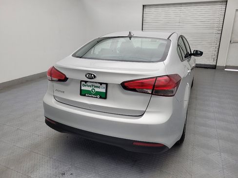 Used 2017 Kia Forte LX image 7