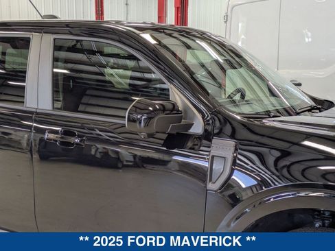 New 2025 Ford Maverick Lariat w/ Black Appearance Package image 11