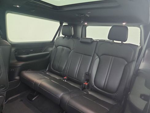 New 2025 Jeep Wagoneer L Series II image 33