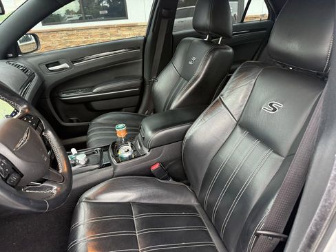 Used 2022 Chrysler 300 S RWD image 2