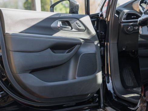 New 2026 Chrysler Pacifica Select image 31