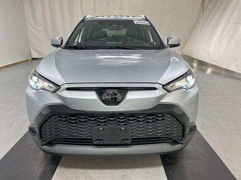 Used 2024 Toyota Corolla Cross AWD Hybrid w/ Moonroof Package image 3