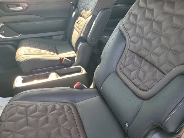 New 2026 Nissan Armada Platinum AWD/4WD image 9