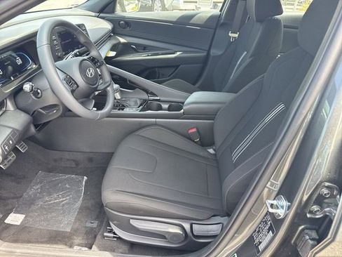 New 2026 Hyundai Elantra SEL Sport Premium FWD image 9