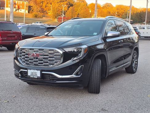 Used 2020 GMC Terrain Denali w/ Denali Premium Package image 32