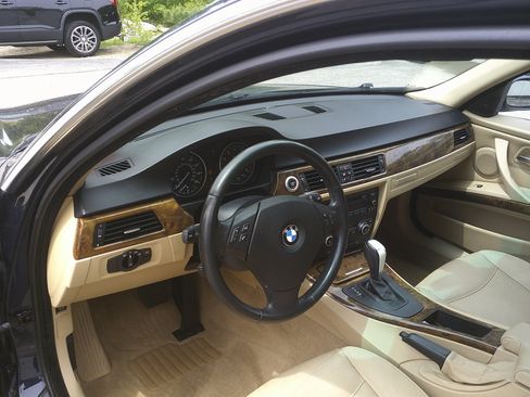 Used 2008 BMW 335xi Sedan AWD/4WD image 9