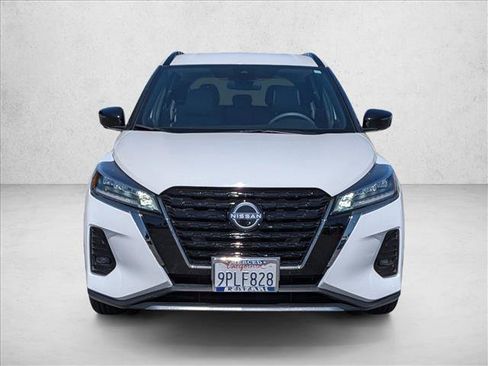 Used 2024 Nissan Kicks SR w/ SR Premium Package FWD image 2
