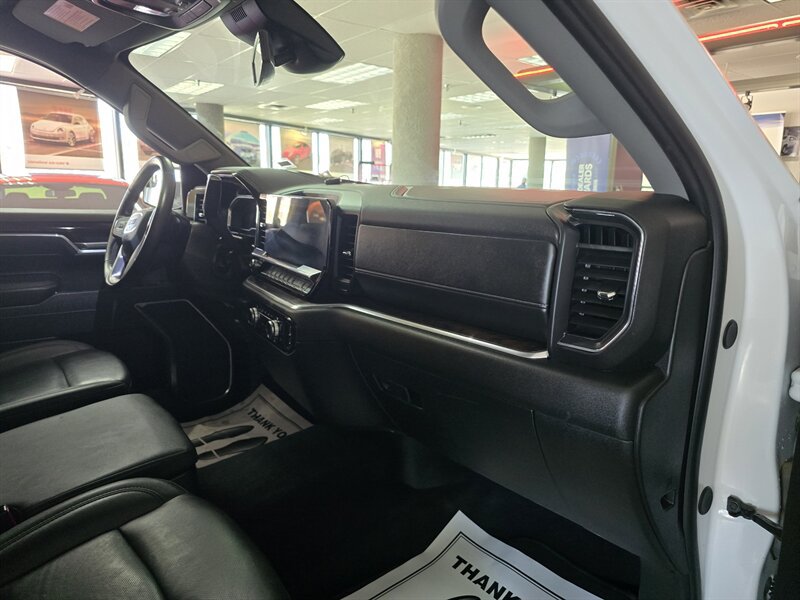 Used 2025 GMC Sierra 1500 SLT AWD/4WD image 15