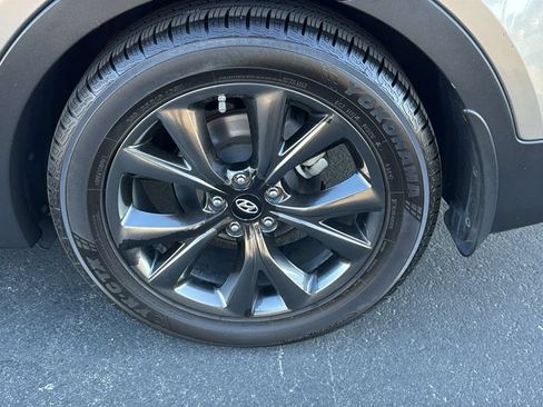 Used 2017 Hyundai Santa Fe Sport FWD image 8