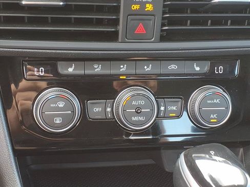 Used 2024 Volkswagen Jetta SE FWD image 30
