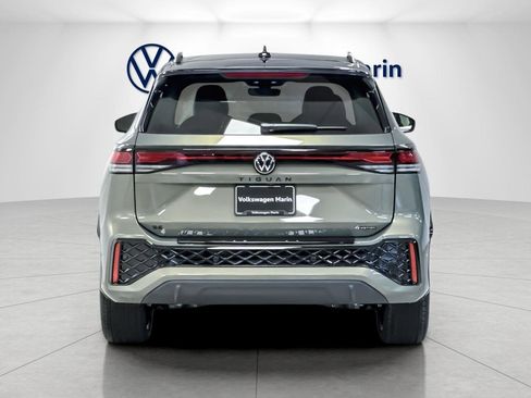 New 2026 Volkswagen Tiguan SE R-Line image 4