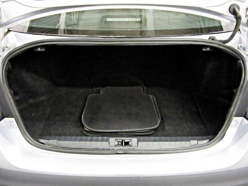 Used 2016 Subaru Legacy 2.5i Premium image 13