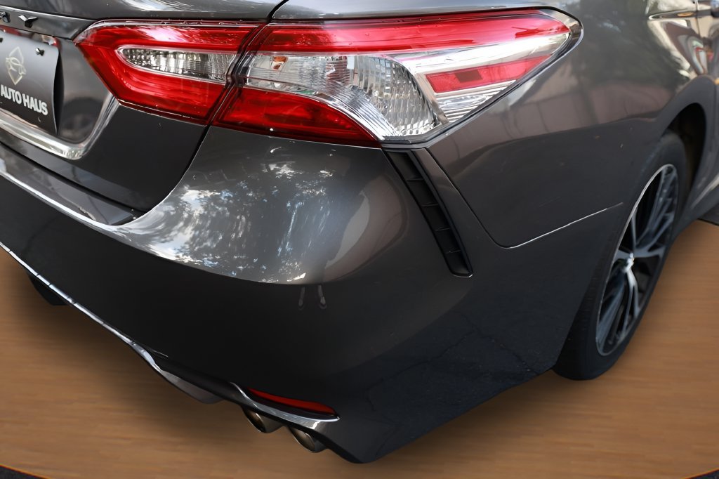 Used 2020 Toyota Camry SE w/ Convenience Package FWD image 10