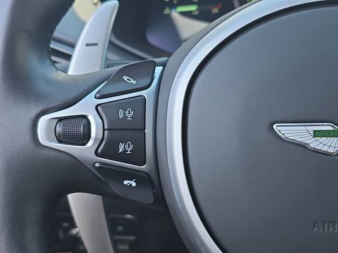 Used 2023 Aston Martin V8 Vantage Coupe image 18