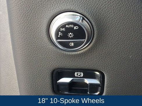 Used 2023 Mercedes-Benz GLC 300 4MATIC image 25