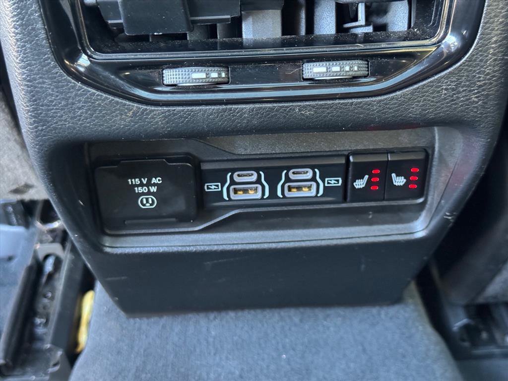 Used 2023 Jeep Grand Cherokee Overland AWD/4WD image 14