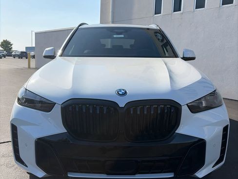 New 2026 BMW X5 xDrive50e w/ M Sport Package AWD/4WD image 2