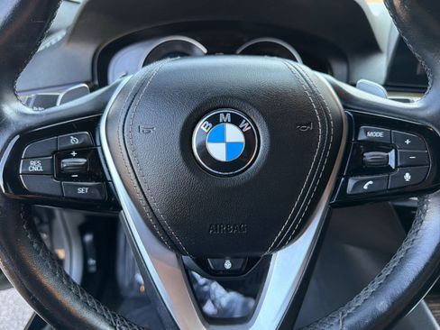 Used 2018 BMW 530e xDrive AWD/4WD image 11