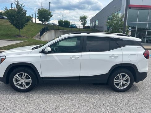 Used 2023 GMC Terrain SLE w/ Driver Convenience Package AWD/4WD image 13