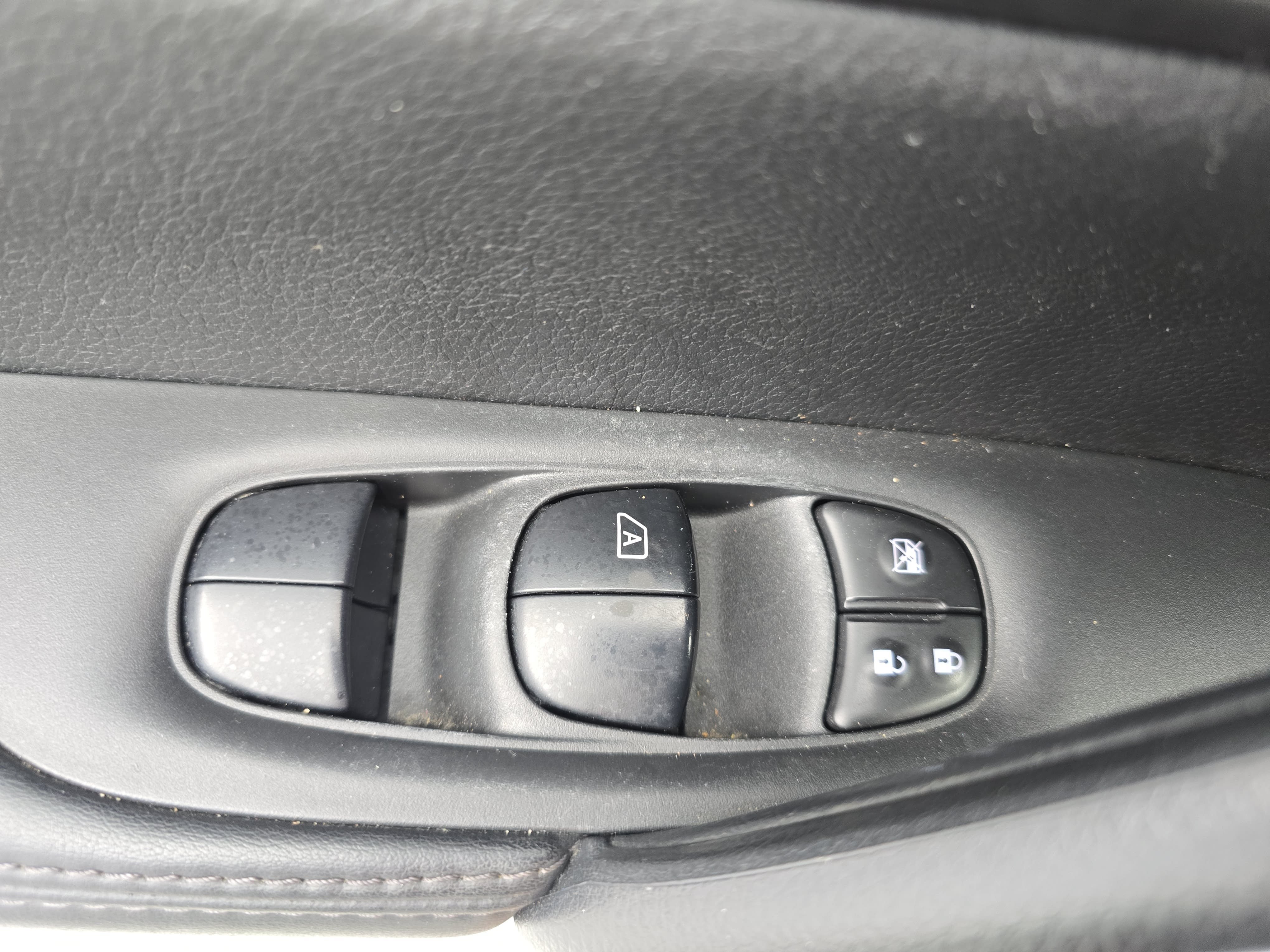 Used 2020 Nissan Rogue Sport S w/ Appearance Package FWD image 27