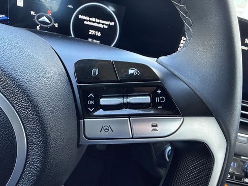 Used 2024 Hyundai Elantra Limited FWD image 21